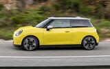 03 mini cooper se review 2024 02 side panning