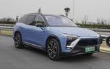 Nio ES8 road test review - on the road side