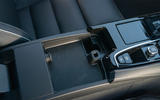 15 Volvo V60 PHEV RT 2022 armrest cubby