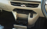 19 Volkswagen Multivan RT 2023 cupholders