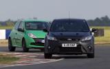 Video: Focus RS500 v Clio Cup