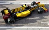 Renault F1 shows new colours