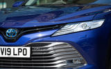 Toyota Camry 2019 review - headlights