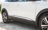 8 Peugeot 3008 2021 RT side skirts 8 Peugeot 3008 2021 RT side skirts