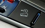 Hill descent control offers assistance on undulating terrain Chevrolet Captiva hill descent button