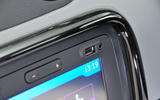 Dacia Duster USB port