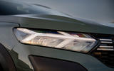 dacia jogger road test 2023 04 headlight