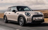 1 mini cooper s 2021 uk fd hero front 1 mini cooper s 2021 uk fd hero front