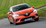 24 renault clio 2019 rt cornering front