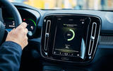 295953 Volvo Cars tests new wireless charging technology