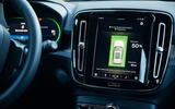 295954 Volvo Cars tests new wireless charging technology