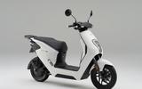 421500 23YM HONDA EM1 e