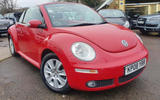Volkswagen Beetle Cabriolet - stationary front