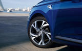 Renault Clio 2019 Autocar studio static - RS Line alloy wheels
