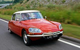 Citroen DS 1954 - tracking front Citroen DS 1954 - tracking front
