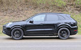 95 Porsche Cayenne 2022 spies side 95 Porsche Cayenne 2022 spies side