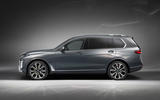 98 BMW X7 2022 facelift official images studio side 98 BMW X7 2022 facelift official images studio side