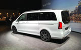 Mercedes-Benz V-Class 2019 reveal - side (white)