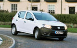99 dacia sandero access cornering