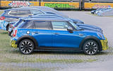 2021 Mini Cooper S facelift prototype - side 2021 Mini Cooper S facelift prototype - side