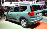 dacia jogger hybrid paris motor show 02 front static