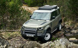 Land rover Defender offroad 1