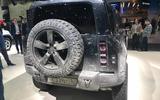 Land Rover Defender bond car rear