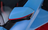 Lambo auto fondo azzurro uniforme 112