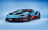 Lambo auto fondo azzurro uniforme 119