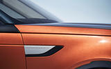 2017 Land Rover Discovery revealed in Paris