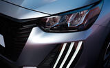Peugeot 208 Style headlight