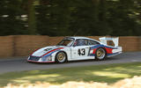 PORSCHE 935