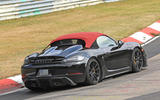 Porsche 718 Boxster Spyder: new pictures show bespoke roof setup