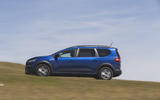 Dacia Jogger side front distance