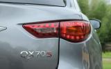Infiniti QX70 rear light