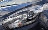 Kia Carens xenon headlights