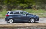 Kia Carens side profile