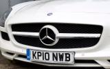 Main lights use bi-xenon bulbs, indicators and daylight running lamps are LEDs. Mercedes-AMG SLS front grille