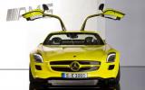 Mercedes SLS E-cell leaks out
