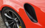 Porsche 911 GT3 RS lateral air intakes