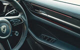 Porsche Macan RT 2025 doorcard detail 19 Porsche Macan RT 2025 doorcard detail 19