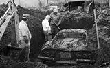 1. Dino buried in a Los Angeles yard 1. Dino buried in a Los Angeles yard