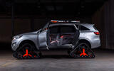 Kia Sorento Ski Gondola (2016)