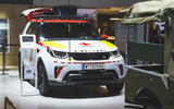 Land Rover Discovery – Red Cross