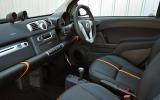 Base stereo only gets two loudspeakers and they’re on the tinny side. Better sounds start at £200 Smart Fortwo interior