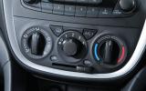 Suzuki Celerio heating controls