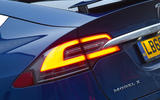 Tesla Model X 후면 LED 표시 등