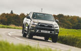 toyota hilux invincible 2025 jh 23