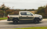 toyota hilux invincible 2025 jh 28