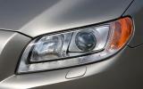 SE Lux gets bi-xenon headlamps that increase the vision range by 230 per cent, says Volvo Volvo V70 bi-xenon headlight